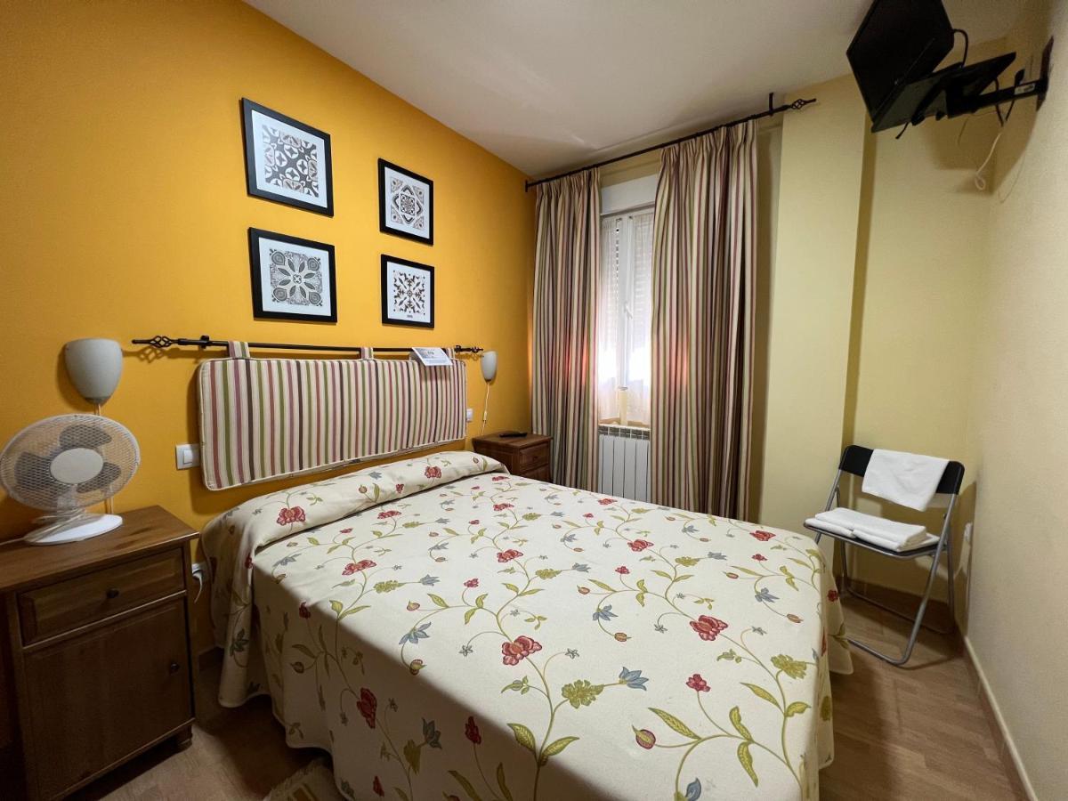 Hostal La Colmena Vicolozano Екстер'єр фото