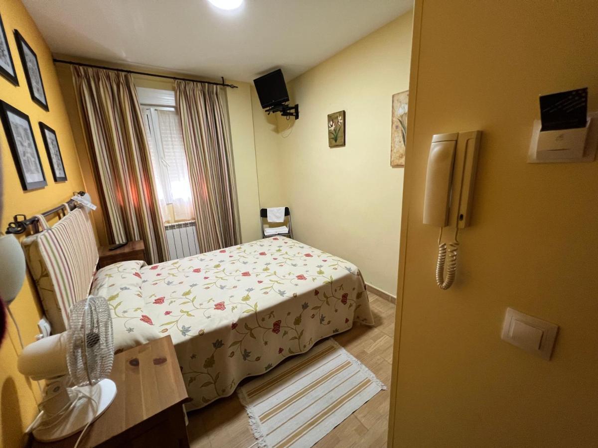 Hostal La Colmena Vicolozano Екстер'єр фото