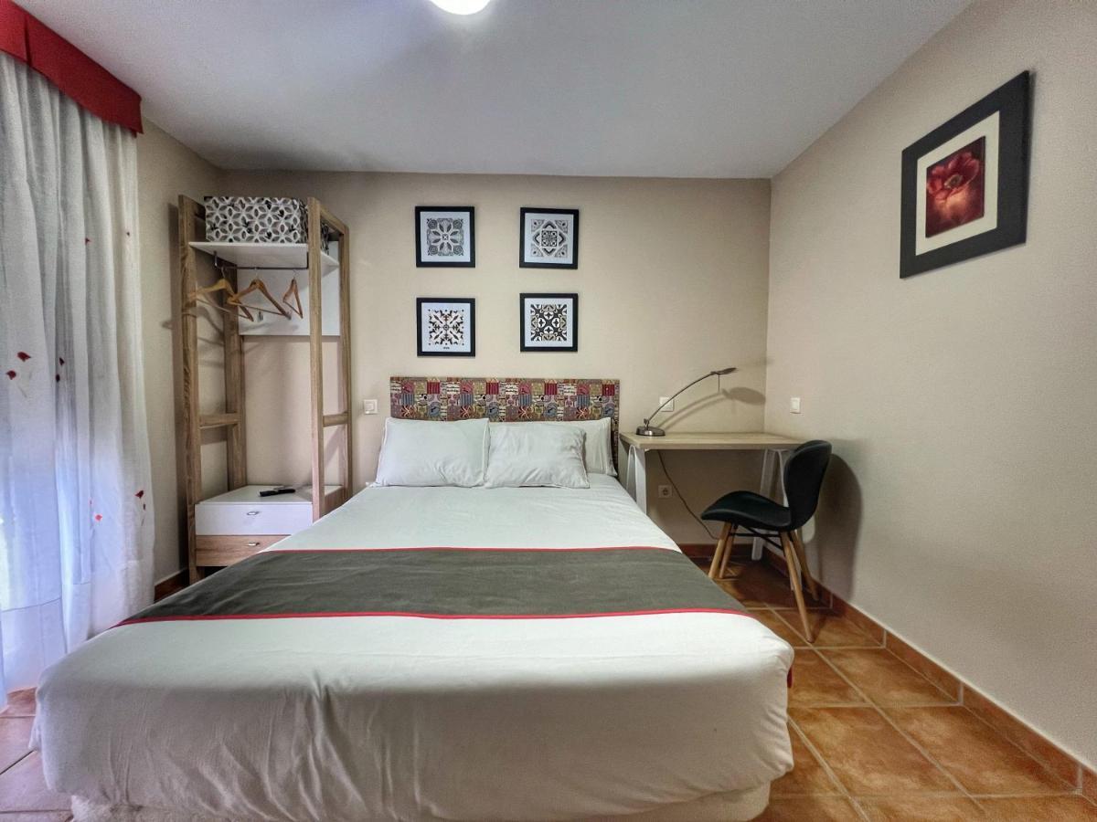 Hostal La Colmena Vicolozano Екстер'єр фото