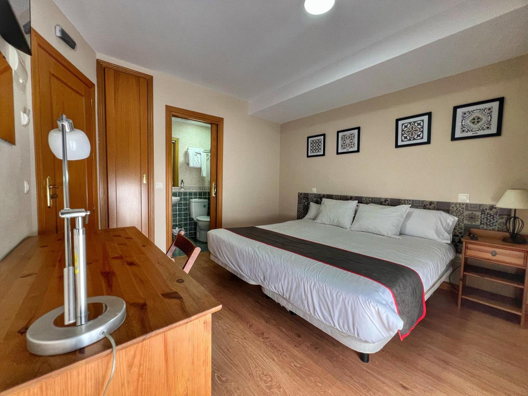 Hostal La Colmena Vicolozano Екстер'єр фото