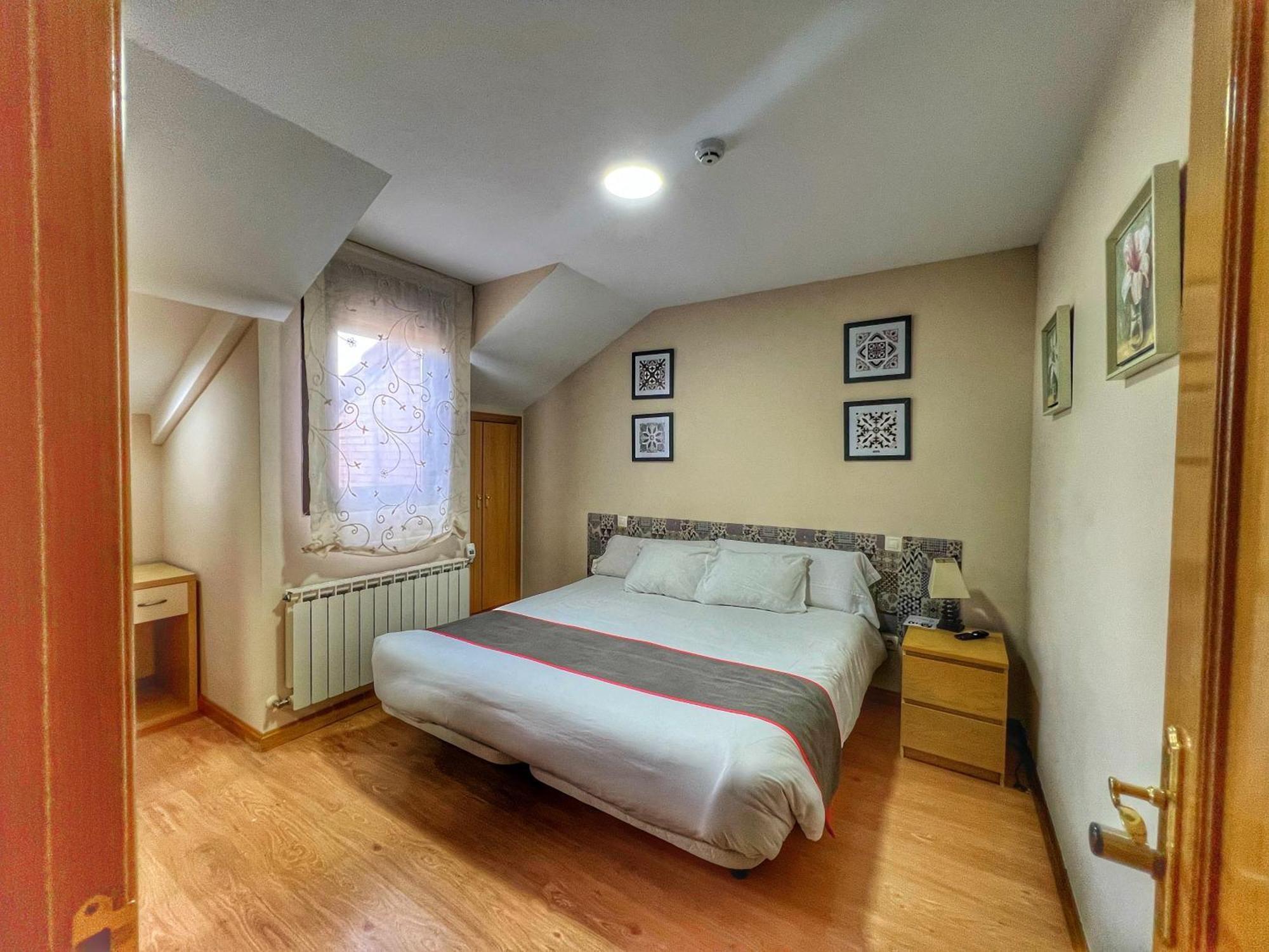 Hostal La Colmena Vicolozano Екстер'єр фото