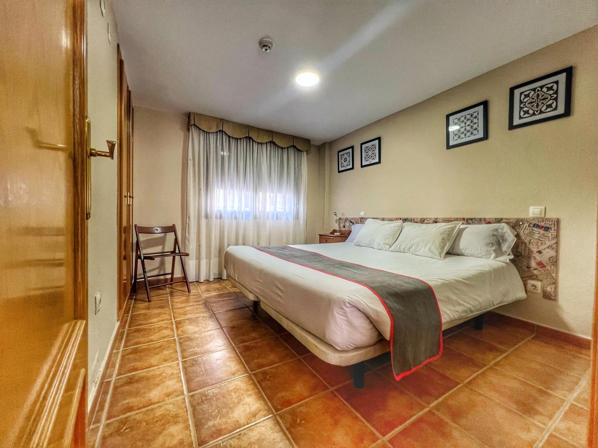 Hostal La Colmena Vicolozano Екстер'єр фото